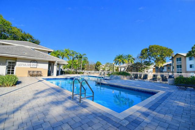 9933 Westview Drive 413, Coral Springs, FL 33076