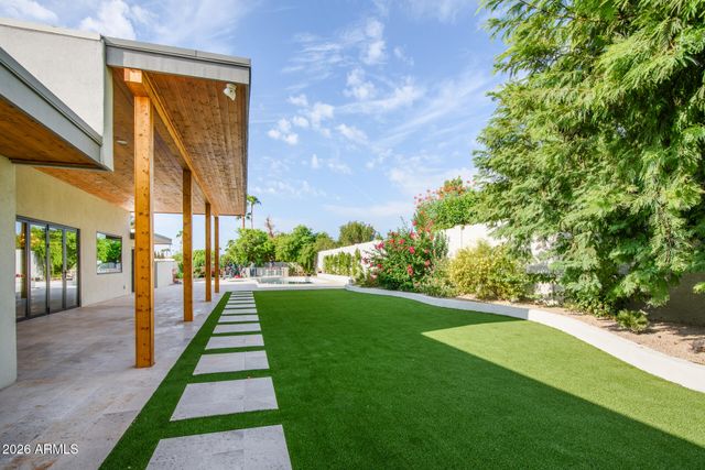 8544 E SAN LORENZO Drive, Scottsdale, AZ 85258