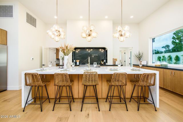 8544 E SAN LORENZO Drive, Scottsdale, AZ 85258