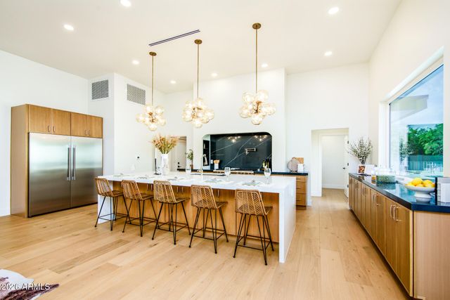 8544 E SAN LORENZO Drive, Scottsdale, AZ 85258