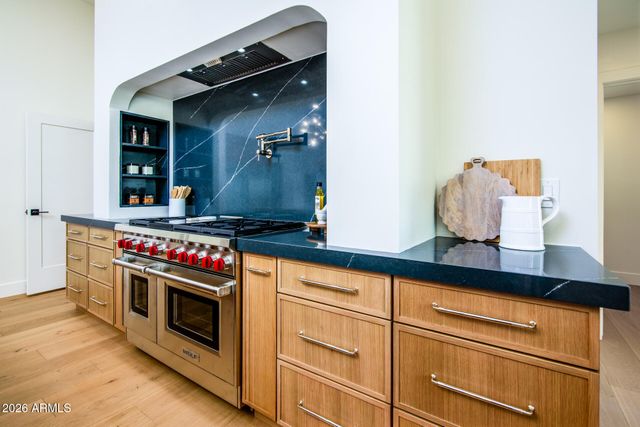 8544 E SAN LORENZO Drive, Scottsdale, AZ 85258