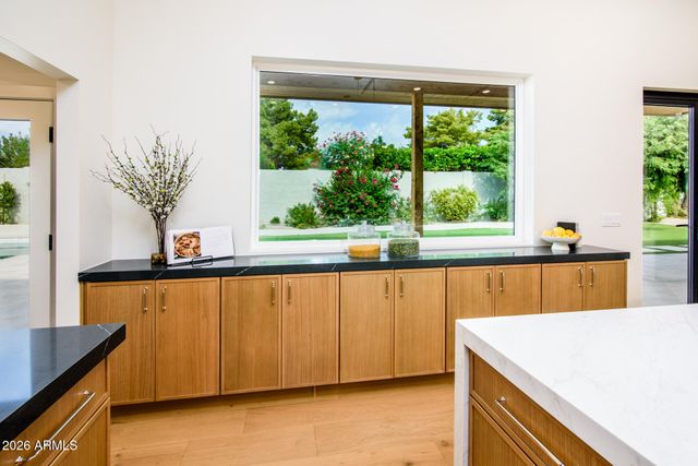 8544 E SAN LORENZO Drive, Scottsdale, AZ 85258