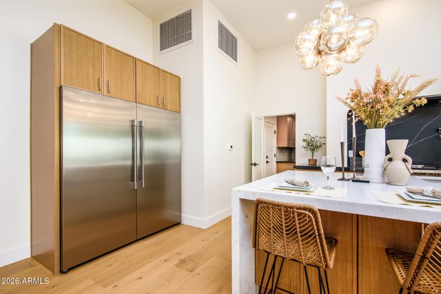 8544 E SAN LORENZO Drive, Scottsdale, AZ 85258