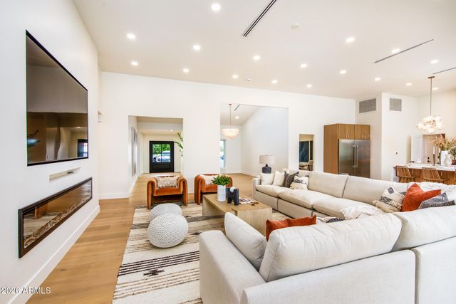 8544 E SAN LORENZO Drive, Scottsdale, AZ 85258