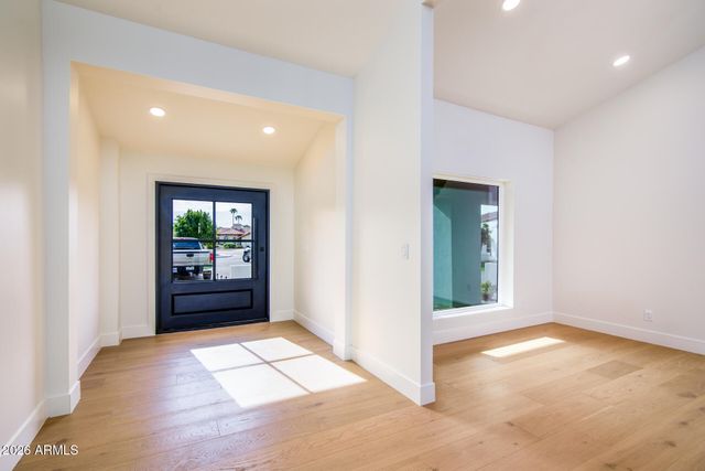 8544 E SAN LORENZO Drive, Scottsdale, AZ 85258