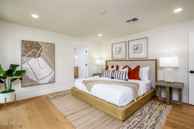 8544 E SAN LORENZO Drive, Scottsdale, AZ 85258