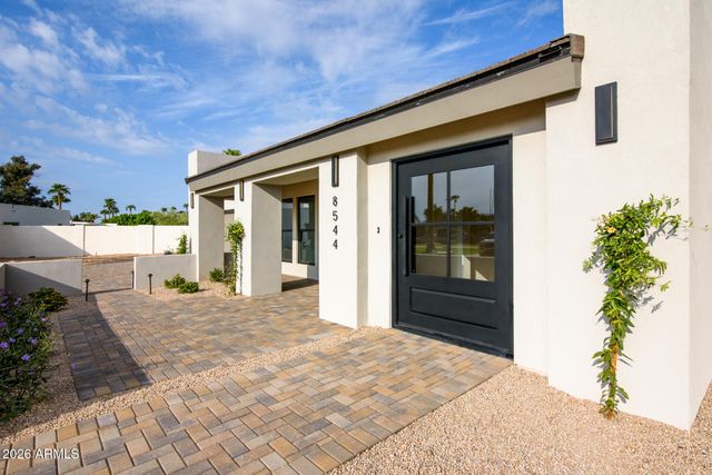 8544 E SAN LORENZO Drive, Scottsdale, AZ 85258