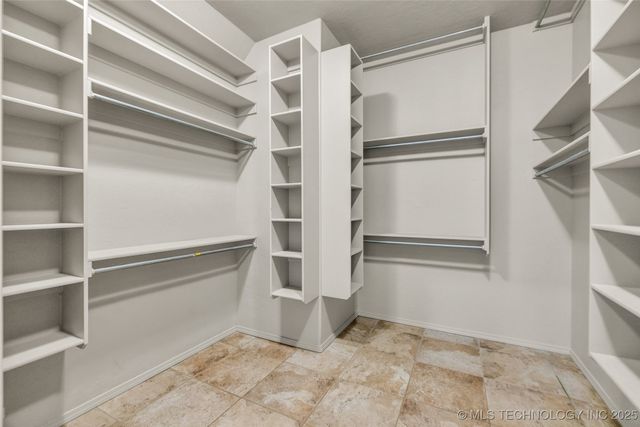 2012 W 109th Street S, Jenks, OK 74037