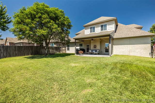 2012 W 109th Street S, Jenks, OK 74037