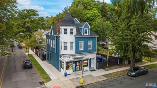 67 Oak Street, East Orange, NJ 07018