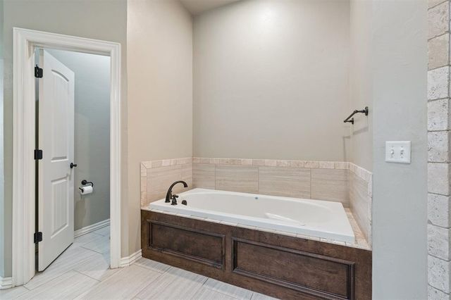 3001 Allie Drive, Edmond, OK 73012