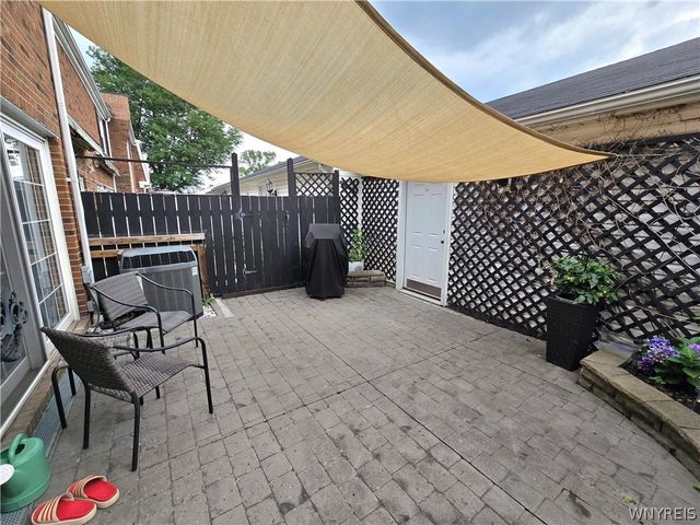 98 Hickory Hill Road, Amherst, NY 14221