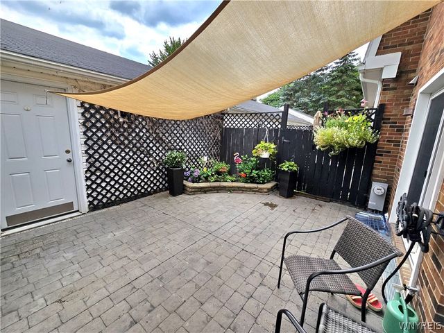 98 Hickory Hill Road, Amherst, NY 14221