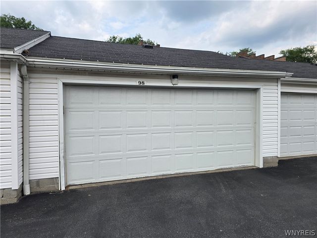 98 Hickory Hill Road, Amherst, NY 14221