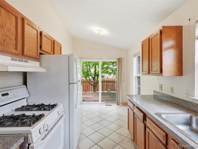 349 Daniel Avenue, Westland, MI 48186