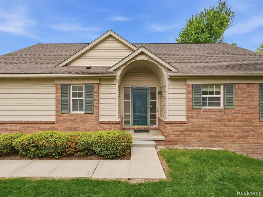 349 Daniel Avenue, Westland, MI 48186