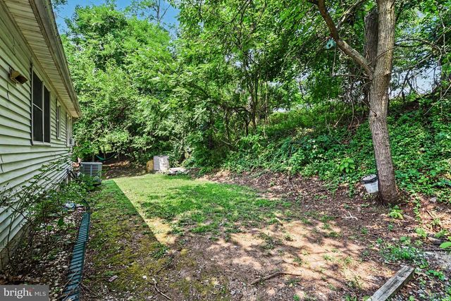 1241 RIVERVIEW RD, Dauphin, PA 17018