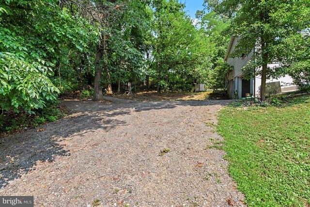 1241 RIVERVIEW RD, Dauphin, PA 17018