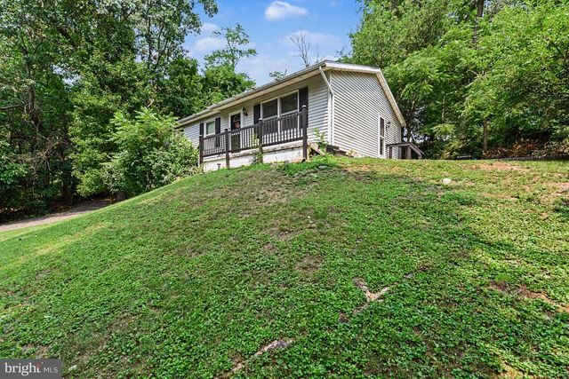 1241 RIVERVIEW RD, Dauphin, PA 17018