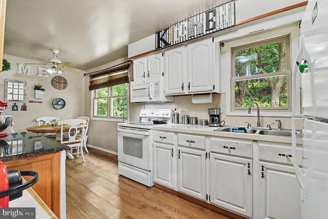 1241 RIVERVIEW RD, Dauphin, PA 17018