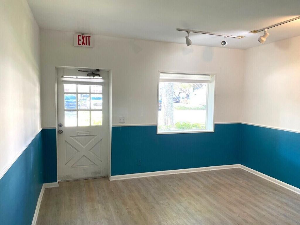 Image 2 of property listing at 475 NE 1st Street, Delray Beach, FL 33483