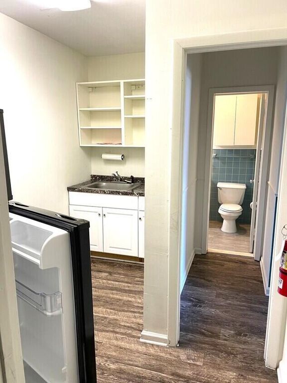 Image 3 of property listing at 475 NE 1st Street, Delray Beach, FL 33483