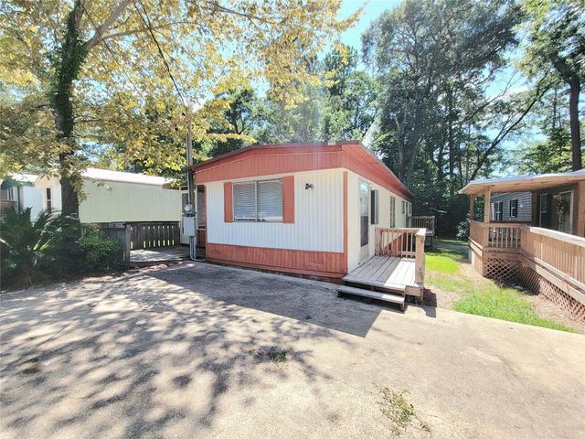 14245 E Ravine, Willis, TX 77318