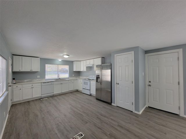 14245 E Ravine, Willis, TX 77318