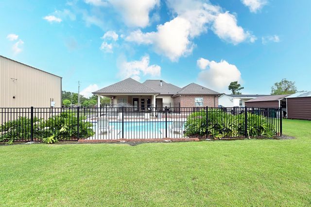 1024 Hwy 20 Highway, Thibodaux, LA 70301