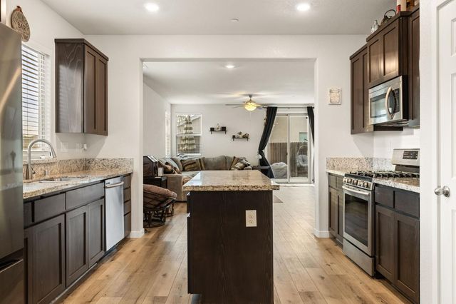 5702 Seedling Way, Linda, CA 95901