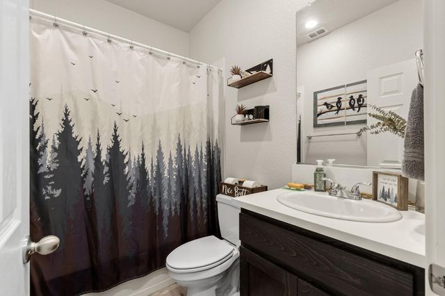 5702 Seedling Way, Linda, CA 95901