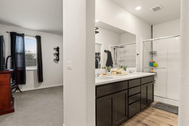 5702 Seedling Way, Linda, CA 95901