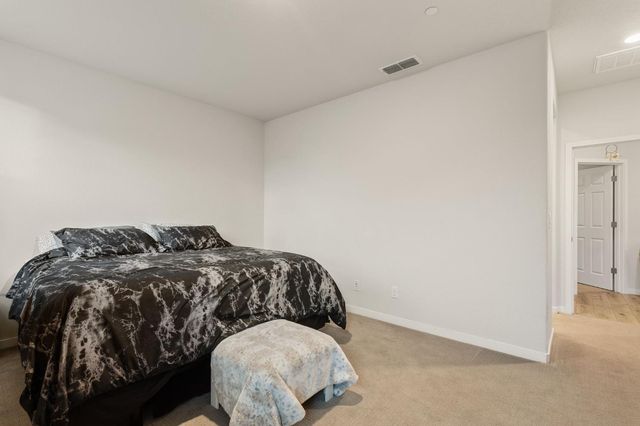 5702 Seedling Way, Linda, CA 95901