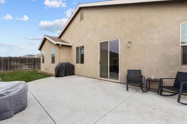 5702 Seedling Way, Linda, CA 95901