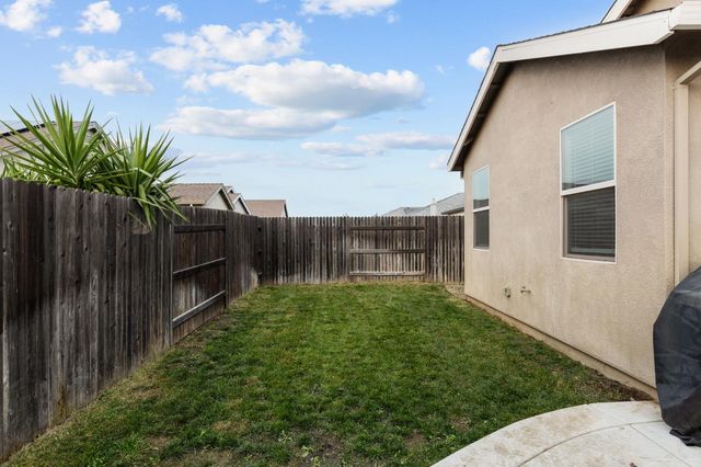5702 Seedling Way, Linda, CA 95901
