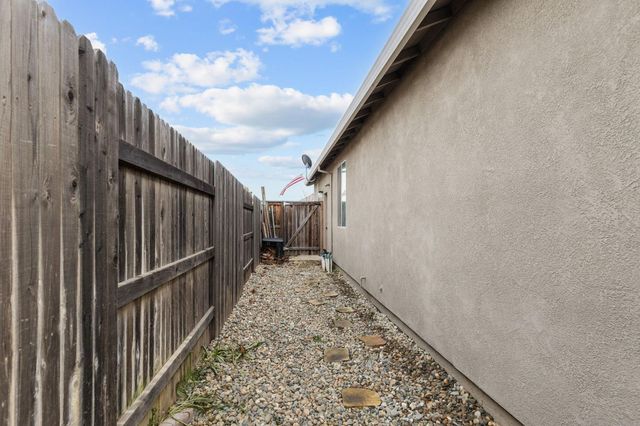 5702 Seedling Way, Linda, CA 95901