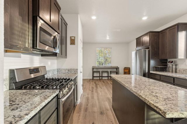 5702 Seedling Way, Linda, CA 95901