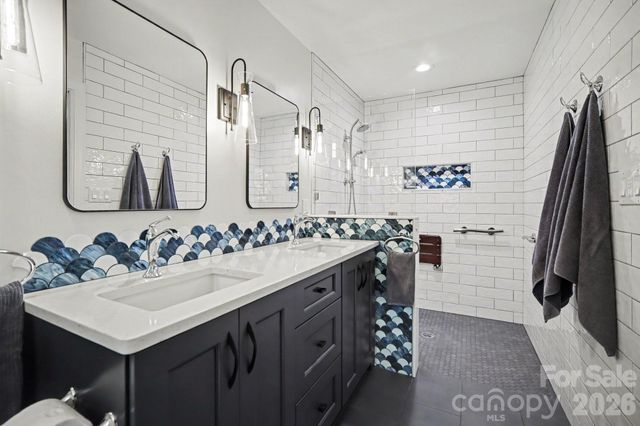 118 Lutomma Circle, Charlotte, NC 28270