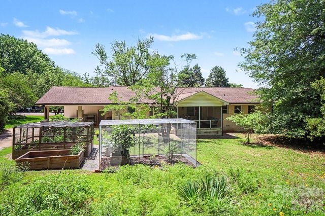 118 Lutomma Circle, Charlotte, NC 28270