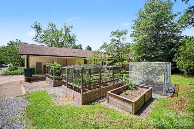 118 Lutomma Circle, Charlotte, NC 28270