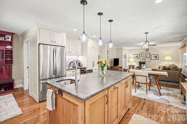 118 Lutomma Circle, Charlotte, NC 28270