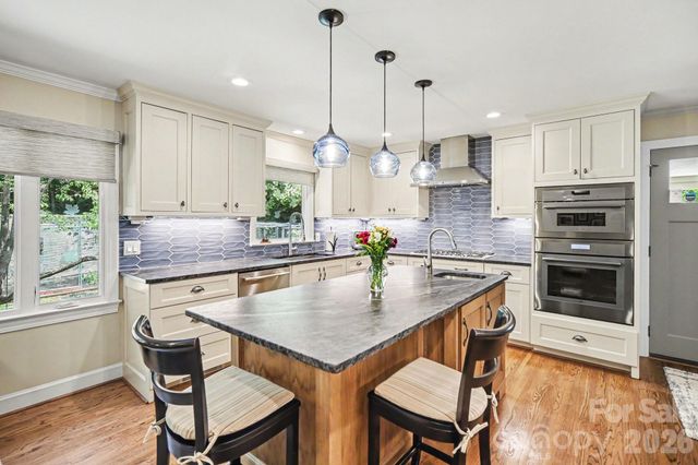 118 Lutomma Circle, Charlotte, NC 28270
