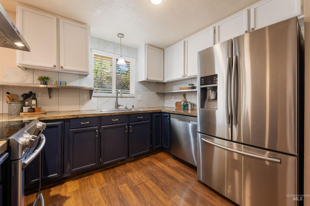 8921 W Sunflower Ct, Boise, ID 83704 photo 2