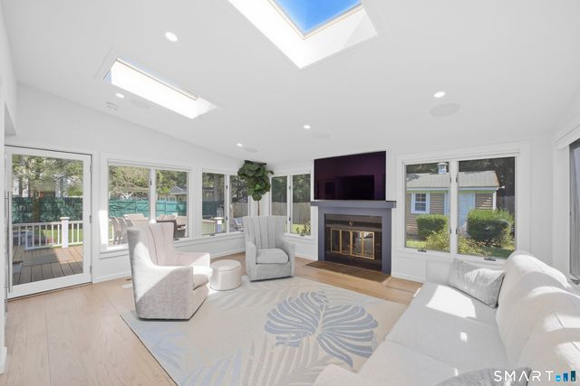 97 Meadowpark Avenue North, Stamford, CT 06905
