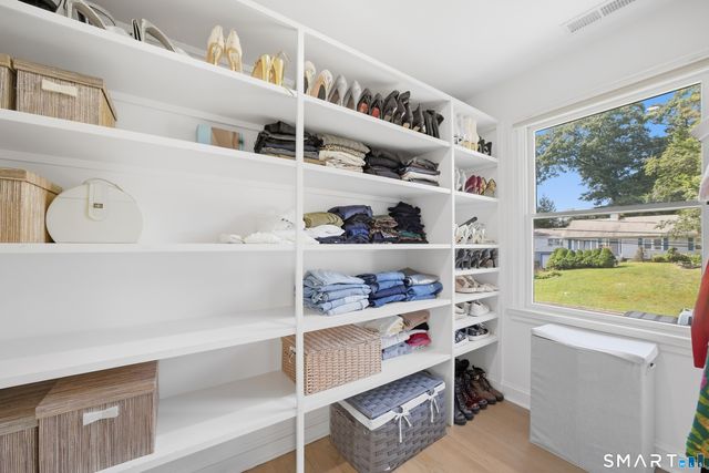 97 Meadowpark Avenue North, Stamford, CT 06905