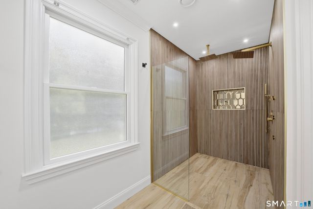 97 Meadowpark Avenue North, Stamford, CT 06905