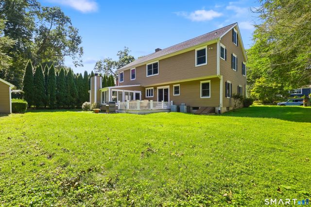 97 Meadowpark Avenue North, Stamford, CT 06905