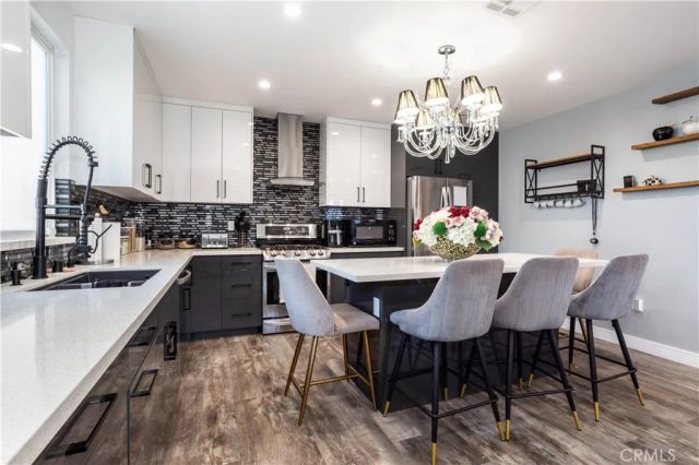 6424 Densmore, Van Nuys, CA 91406