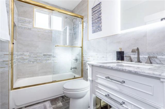 6424 Densmore, Van Nuys, CA 91406