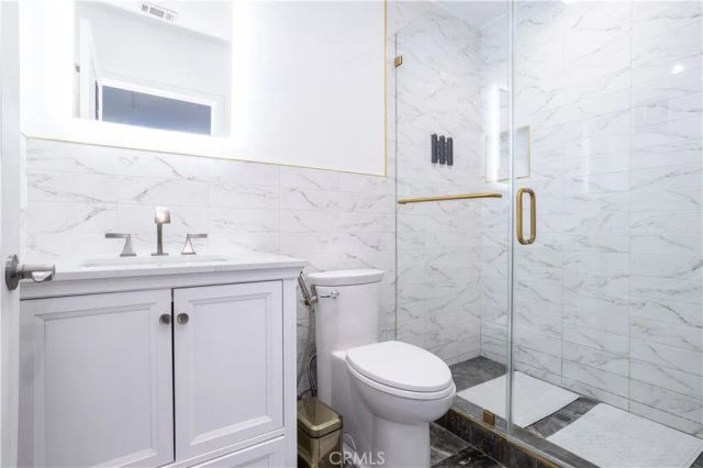 6424 Densmore, Van Nuys, CA 91406